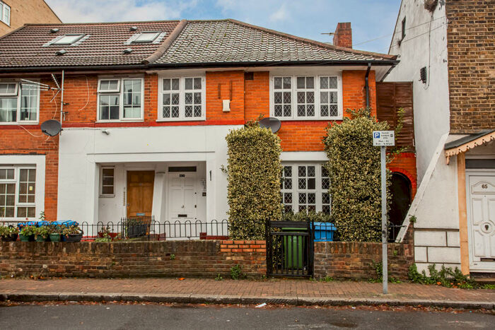 3 Bedroom Semi-Detached House To Rent In Albion Street, Rotherhithe, SE16