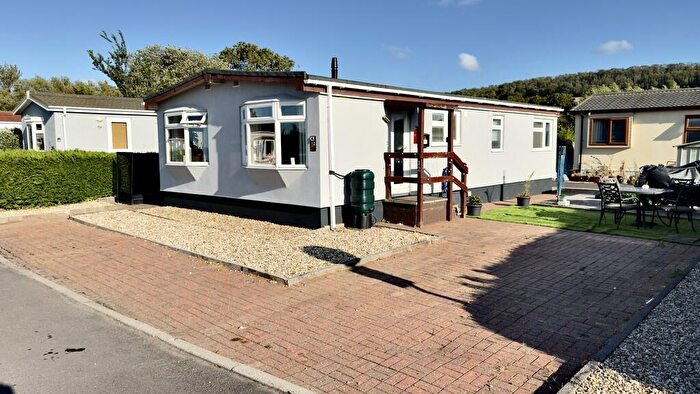 2 Bedroom Park Home For Sale In Ash Road, Summer Lane Park Homes, Banwell, BS29