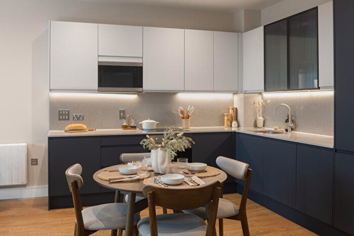 3 Bedroom Apartment To Rent In Lower Essex Street, Birmingham, B5