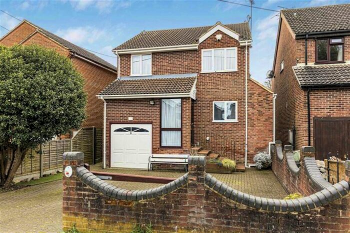 4 Bedroom Detached House For Sale In Purley On Thames, Reading, RG8