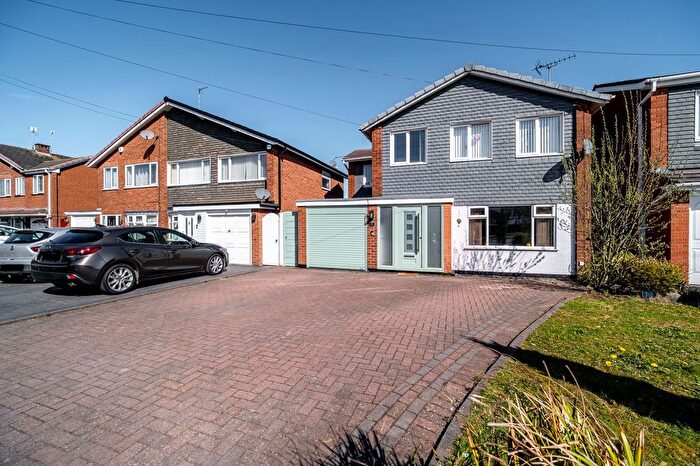 4 Bedroom Detached House For Sale In Wardles Lane, Walsall, WS6