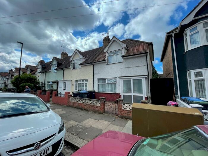 3 Bedroom Terraced House To Rent In Causeyware Road, Edmonton, N9