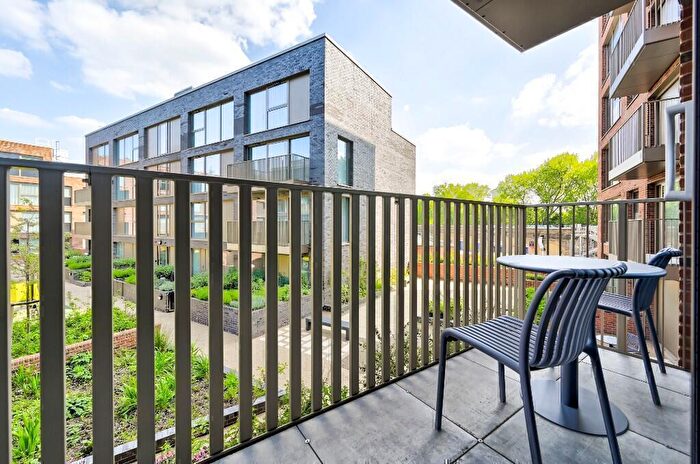 3 Bedroom Apartment To Rent In Neptune Wharf, London, SE8