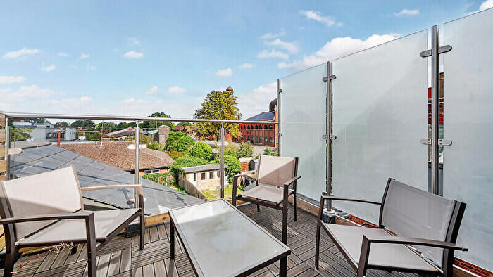 2 Bedroom Flat For Sale In Divinity Road, Cowley, Oxford, OX4