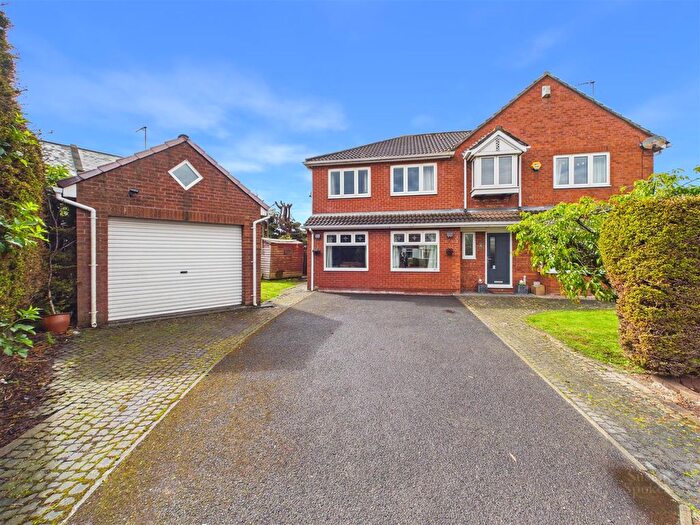 5 Bedroom Property For Sale In Leander Drive, Boldon Colliery, NE35