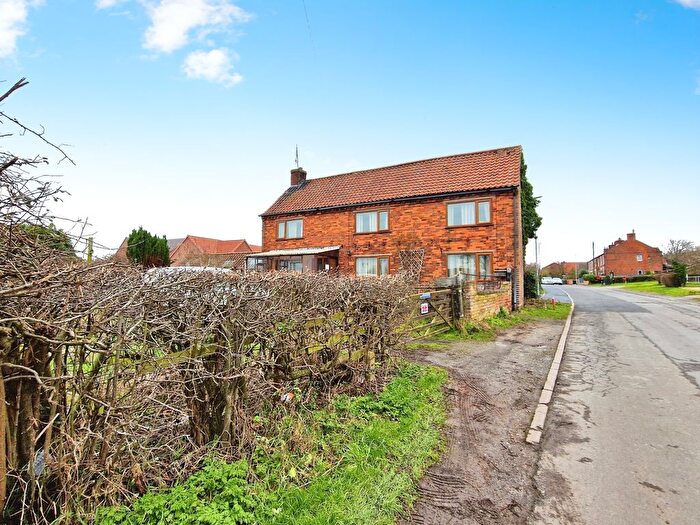 3 Bedroom Detached House For Sale In Station Road, Walkeringham, Doncaster, DN10
