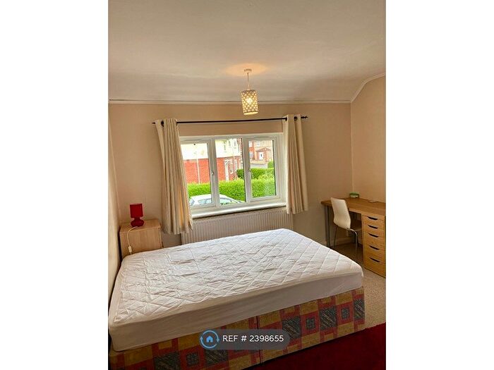 3 Bedroom Semi-Detached House To Rent In Kendal Road, Bristol, BS7