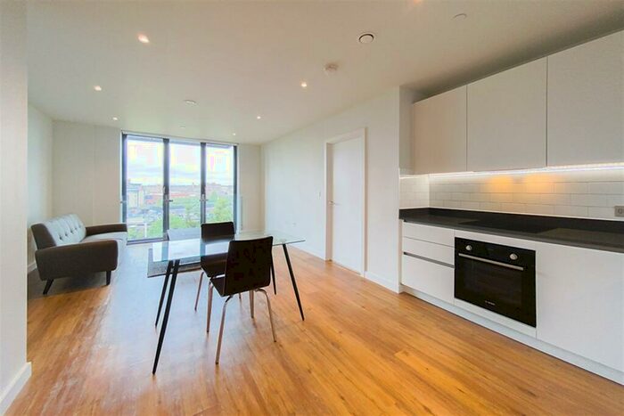 2 Bedroom Apartment To Rent In B.. Mount Yard, Old Mount Street, M4