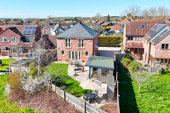 4 Bedroom Detached House For Sale In Manor Road, Oakley, HP18