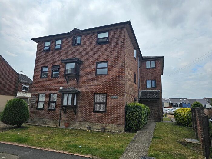 2 Bedroom Flat To Rent In Union Road, Newport, PO30