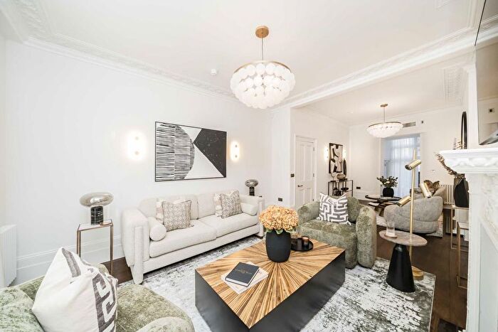 5 Bedroom Terraced House To Rent In Oakley Street, London, SW3