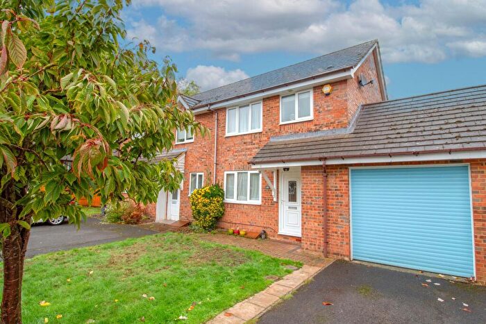 3 Bedroom House For Sale In Nether Vell-Mead, Church Crookham, GU52