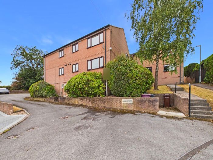 1 Bedroom Flat For Sale In Burns Drive, Dronfield, Derbyshire, S18