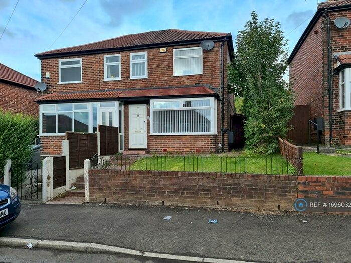 2 Bedroom Semi-Detached House To Rent In Wavertree Road, Manchester, M9