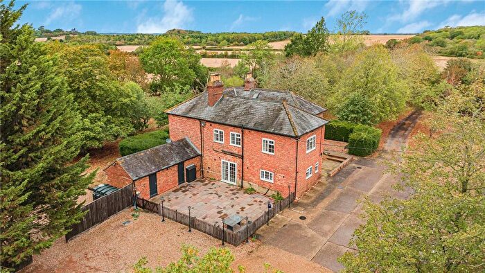 5 Bedroom Equestrian Facility To Rent In Moulsoe, Buckinghamshire, MK16