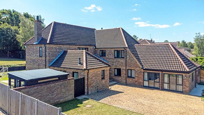 6 Bedroom Detached House For Sale In Redland Drive, Milton Keynes, MK5
