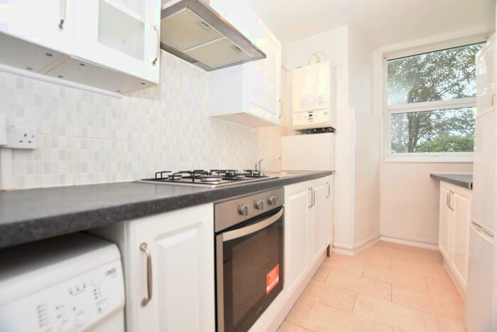 1 Bedroom Flat To Rent In Sunnybank South Norwood, SE25