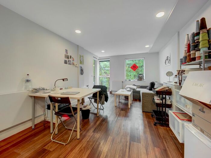 1 Bedroom Flat To Rent In Market Road, London, N7