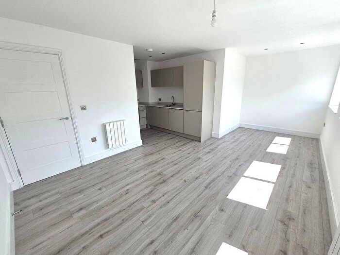 1 Bedroom Flat To Rent In Newland House, - Hagley Road, Birmingham, B16