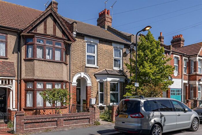 2 Bedroom Flat For Sale In Canterbury Road, Leyton, E10