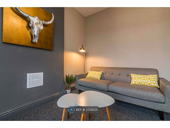 2 Bedroom Flat To Rent In Ebury Road, Nottingham, NG5