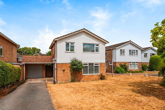 4 Bedroom Detached House For Sale In Hollyhock Close, Basingstoke, RG22