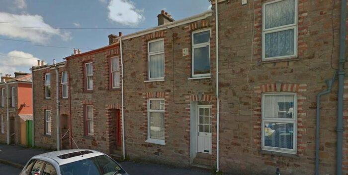 3 Bedroom Property To Rent In Lister Street, Falmouth, TR11