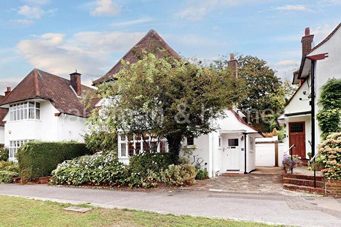 5 Bedroom Semi-Detached House For Sale In Temple Fortune Lane, NW11