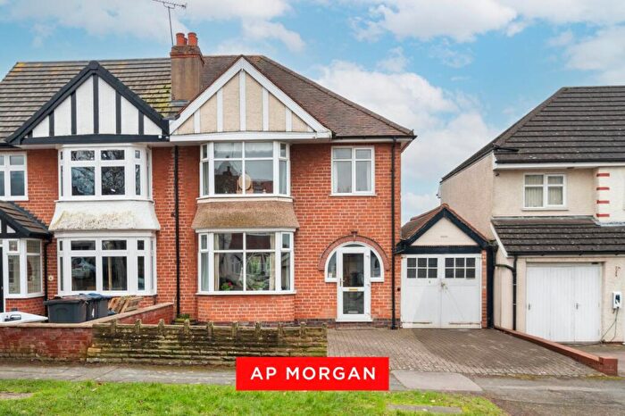 3 Bedroom Semi Detached House For Sale In Doveridge Road, Birmingham, West Midlands, B28
