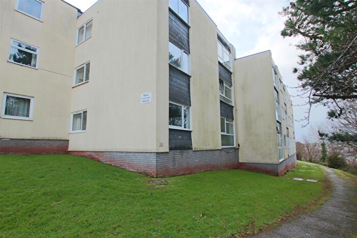 2 Bedroom Flat For Sale In Coates Road, Exeter, EX2