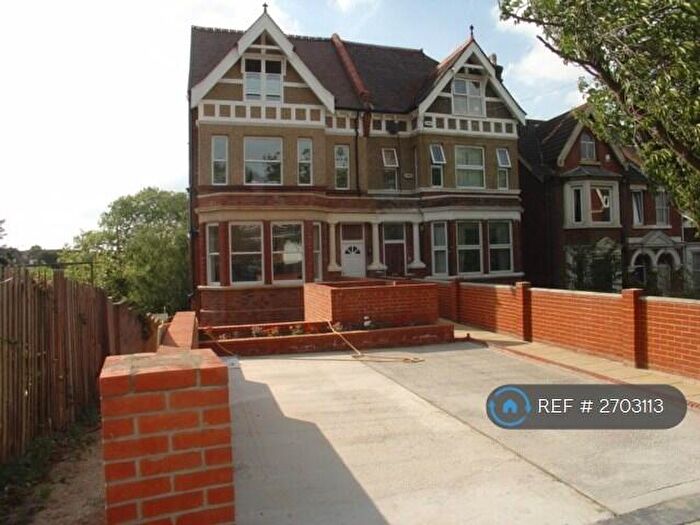 1 Bedroom Flat To Rent In Maidstone Road, Kent, ME4