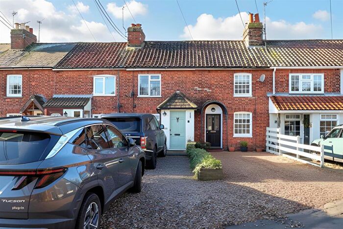 2 Bedroom Terraced House For Sale In Tilkey Road, Coggeshall, Colchester, CO6