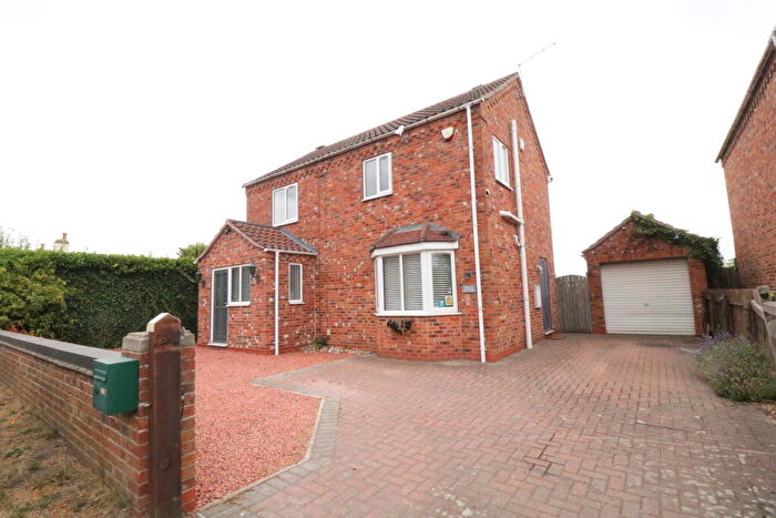 3 Bedroom Detached House For Sale In Poplar Cottage, Sandtoft Road, , Belton, North Lincolnshire, DN9