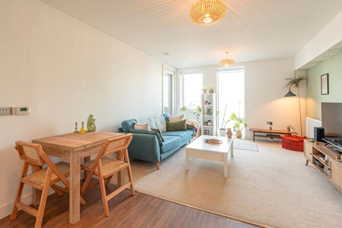 1 Bedroom Apartment To Rent In Barns Place, Barns Road, Oxford, OX4