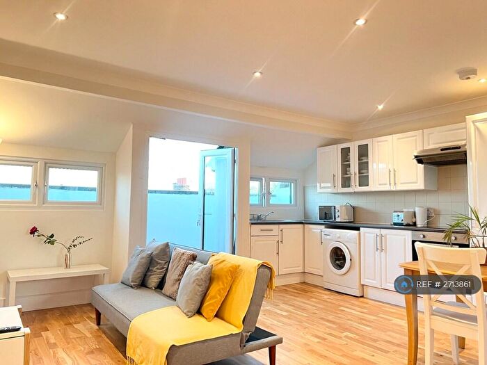 1 Bedroom Flat To Rent In St. Peter's Street, London, N1