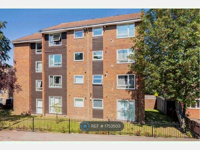 2 Bedroom Flat To Rent In Relko Gardens, Sutton, SM1