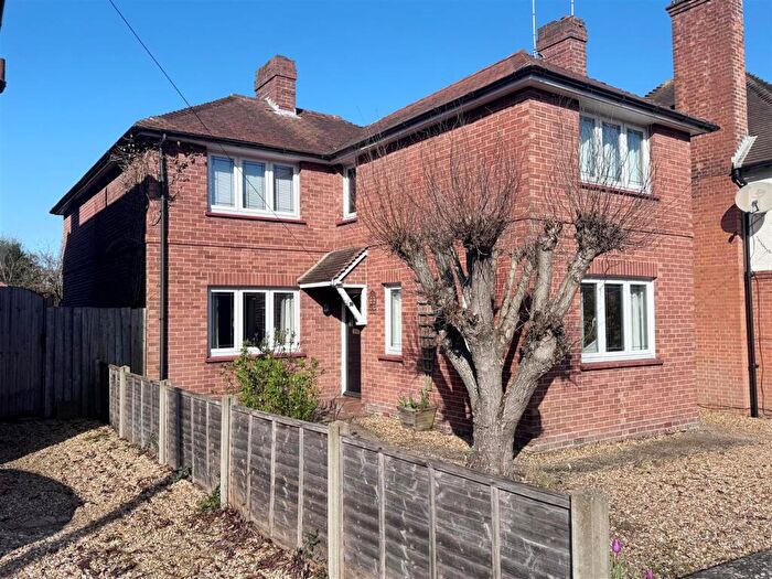 5 Bedroom Detached House For Sale In Rectory Close, Newbury, RG14