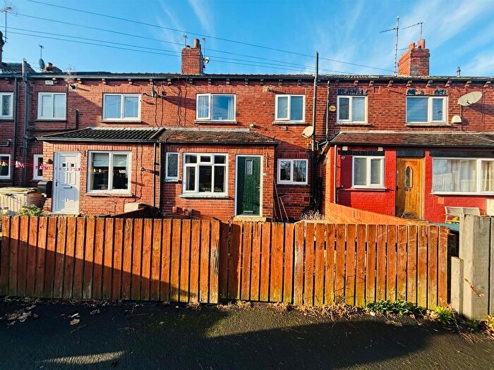 1 Bedroom Terraced House For Sale In Roseneath Street, Wortley, Leeds, LS12