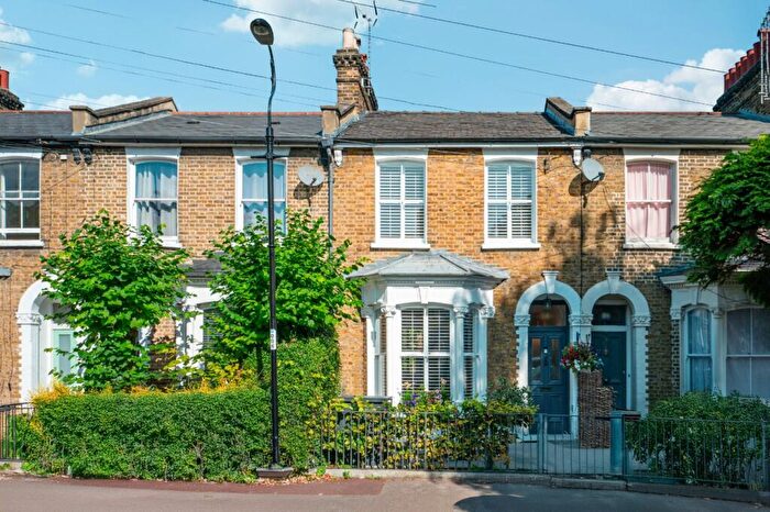 4 Bedroom House For Sale In Edric Road, London, SE14
