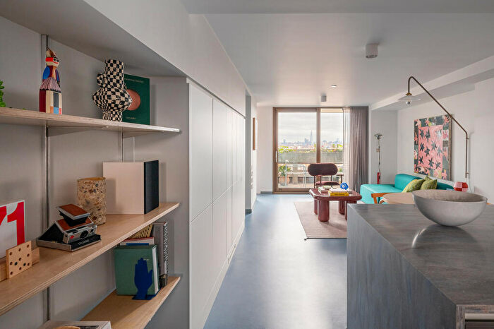 2 Bedroom Flat To Rent In Balfron Tower, St Leonards Road, London, E14