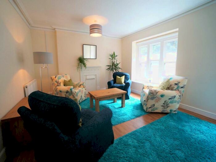 1 Bedroom Flat To Rent In High Street Flat, Bangor, Gwynedd, LL57