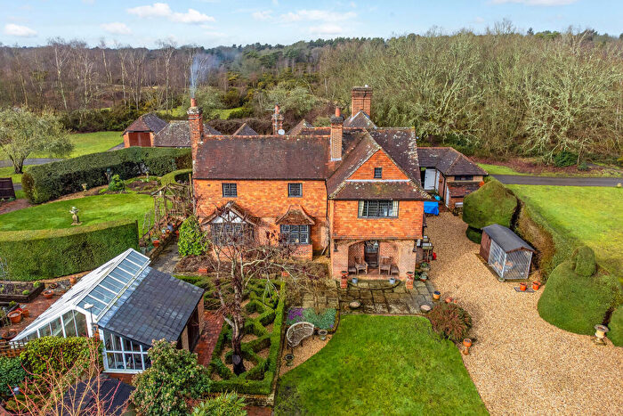 5 Bedroom Detached House For Sale In The Common, Reading, RG7