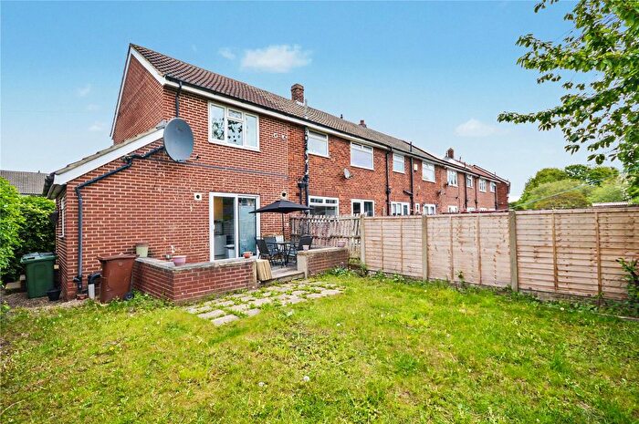 2 Bedroom End Terrace House For Sale In Redhall Gate, Leeds, LS11