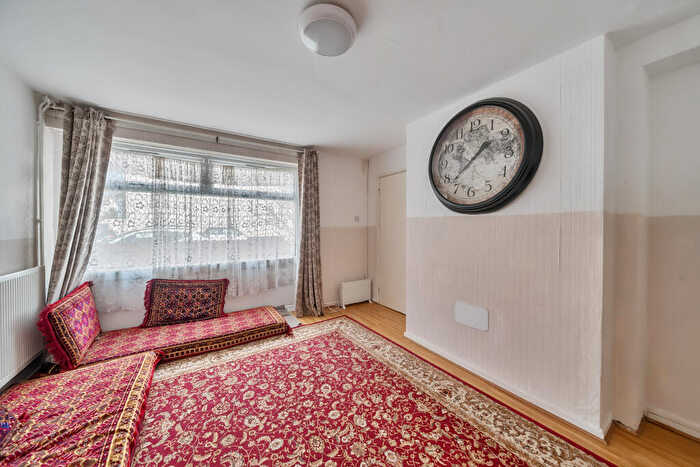 3 Bedroom Terraced House For Sale In Upton Road, Thornton Heath, CR7