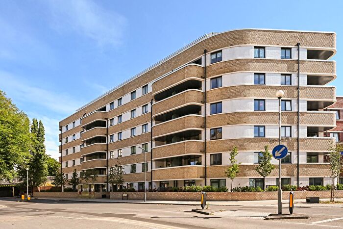 1 Bedroom Flat To Rent In Clifton Mansions, Park Avenue, London, NW2