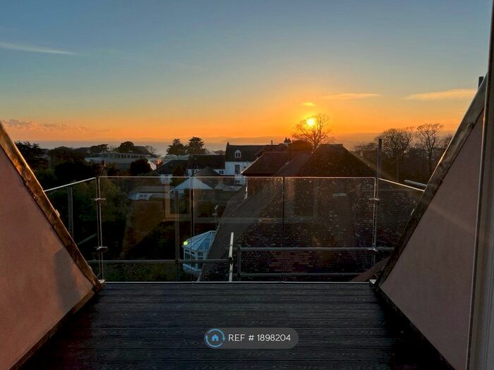 2 Bedroom Flat To Rent In Silver Birch Apartments, Exmouth, EX8