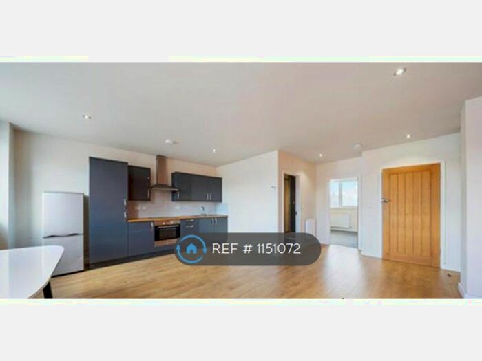 1 Bedroom Flat To Rent In High Street, Potters Bar, EN6