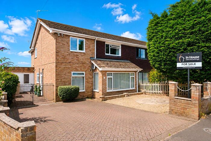 4 Bedroom Semi-detached House For Sale In Blacklands Road, Benson, OX10