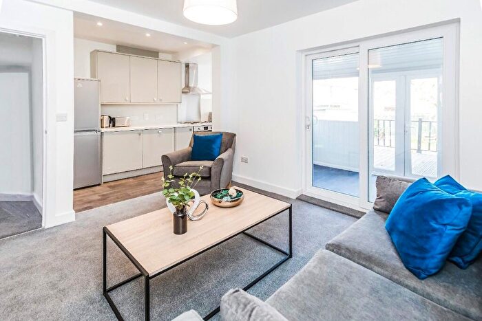 3 Bedroom House To Rent In Carisbrooke Avenue, Nottingham, NG9