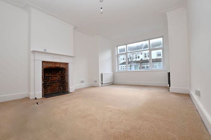 3 Bedroom Semi-Detached House To Rent In Elmgrove Road, Croydon, CR0